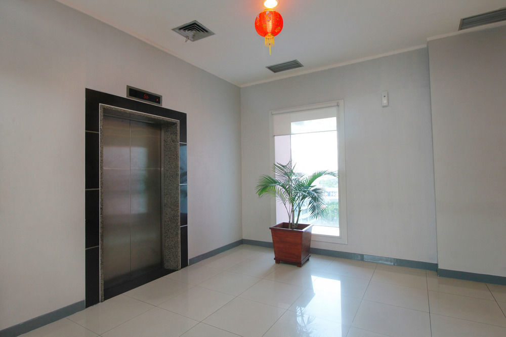 ホテルAiry Glodok Pinangsia Raya ジャカルタ エクステリア 写真